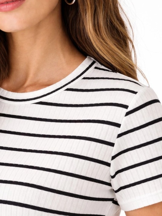 Kadın Çizgili Yazlık Triko T-shirt Bisiklet Yaka Rahat Kalıp Tişört - Beyaz Kadın Çizgili Yazlık Triko T-shirt Bisiklet Yaka Rahat Kalıp Tişört - Beyaz