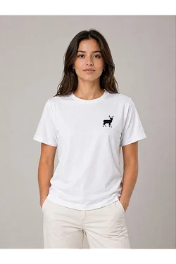 Kadın Minimal Geyik Logolu Tişört Bisiklet Yaka Kısa Kol Yazlık T-shirt - Beyaz Kadın Minimal Geyik Logolu Tişört Bisiklet Yaka Kısa Kol Yazlık T-shirt - Beyaz