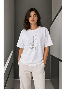 Kadın Minimal Gitar Baskılı Tişört T-shirt Yazlık Kısa Kol Bisiklet Yaka T-shirt  - Beyaz