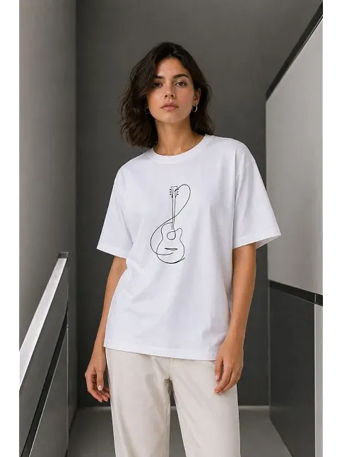 Kadın Minimal Gitar Baskılı Tişört T-shirt Yazlık Kısa Kol Bisiklet Yaka T-shirt  - Beyaz