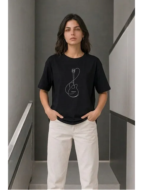 Kadın Minimal Gitar Baskılı Tişört T-shirt Yazlık Kısa Kol Bisiklet Yaka T-shirt - Siyah