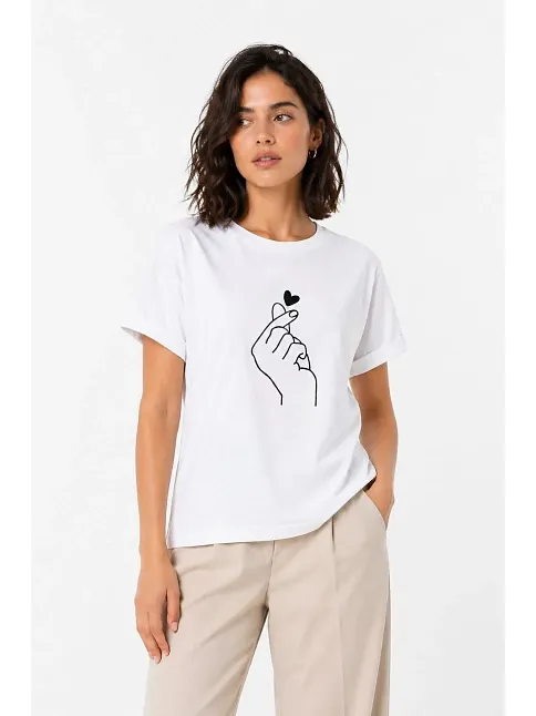 Kadın Kore Parmak Kalp Aşk Temalı Minimal Baskılı Tişört Yazlık Kısa Kol T-shirt - Beyaz Kadın Kore Parmak Kalp Aşk Temalı Minimal Baskılı Tişört Yazlık Kısa Kol T-shirt - Beyaz