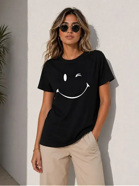 Kadın Minimal Gülümseyen Yüz Baskılı Tişört Kısa Kol Yazlık T-shirt - Siyah