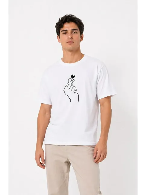 Erkek Kore Parmak Kalp Aşk Temalı Minimal Baskılı Tişört Yazlık Kısa Kol T-shirt - Beyaz