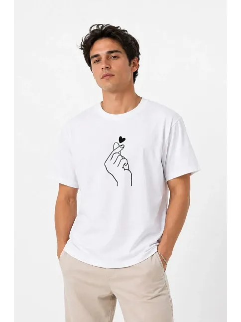 Erkek Kore Parmak Kalp Aşk Temalı Minimal Baskılı Tişört Yazlık Kısa Kol T-shirt - Beyaz