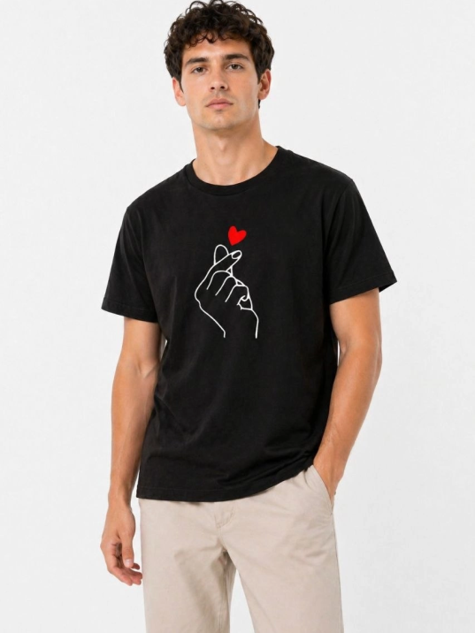 Erkek Kore Parmak Kalp Aşk Temalı Minimal Baskılı Tişört Yazlık Kısa Kol T-shirt - Siyah