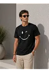 Erkek Minimal Gülümseyen Yüz Baskılı Tişört Kısa Kol Yazlık T-shirt - Siyah Erkek Minimal Gülümseyen Yüz Baskılı Tişört Kısa Kol Yazlık T-shirt - Siyah