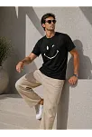 Erkek Minimal Gülümseyen Yüz Baskılı Tişört Kısa Kol Yazlık T-shirt - Siyah Erkek Minimal Gülümseyen Yüz Baskılı Tişört Kısa Kol Yazlık T-shirt - Siyah