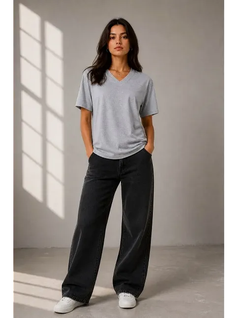 Kadın V Yaka Basic Tişört Kısa Kol Yazlık Regular Fit T-shirt - Gri Kadın V Yaka Basic Tişört Kısa Kol Yazlık Regular Fit T-shirt - Gri