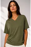 Kadın V Yaka Basic Tişört Kısa Kol Yazlık Regular Fit T-shirt - Haki Kadın V Yaka Basic Tişört Kısa Kol Yazlık Regular Fit T-shirt - Haki