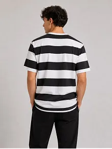 Erkek Çizgili Oversize Tişört Bisiklet Yaka Kısa Kol Yazlık T-shirt - Siyah Erkek Çizgili Oversize Tişört Bisiklet Yaka Kısa Kol Yazlık T-shirt - Siyah