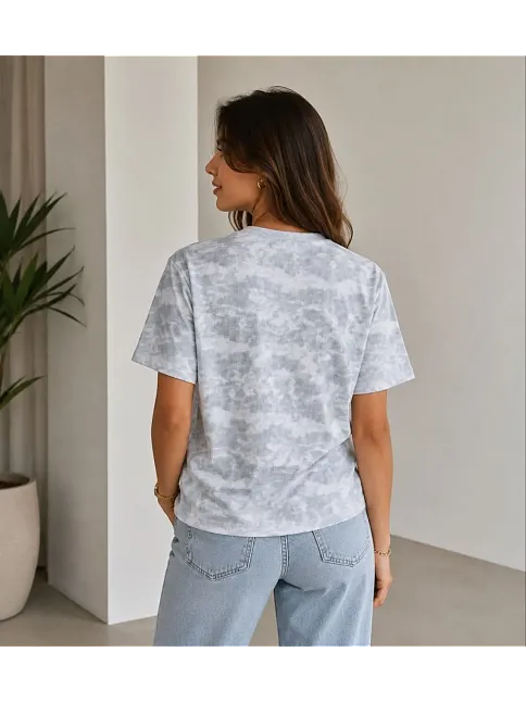 Kadın Batik Desenli Tişört Bisiklet Yaka Kısa Kol Regular Fit T-shirt - Gri Kadın Batik Desenli Tişört Bisiklet Yaka Kısa Kol Regular Fit T-shirt - Gri