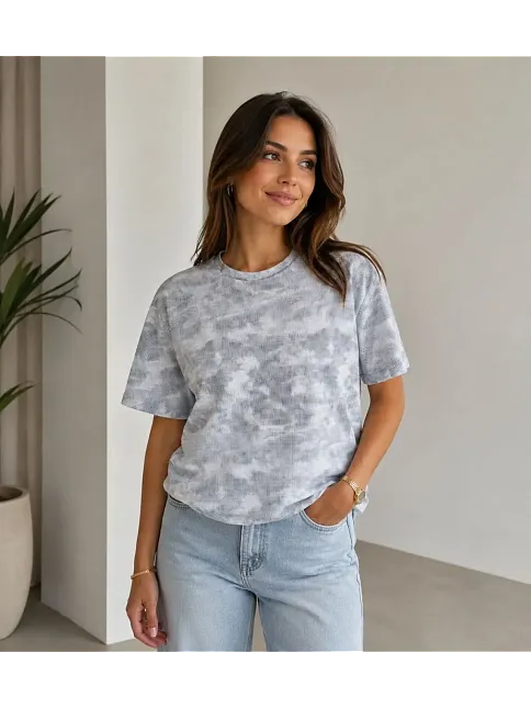 Kadın Batik Desenli Tişört Bisiklet Yaka Kısa Kol Regular Fit T-shirt - Gri Kadın Batik Desenli Tişört Bisiklet Yaka Kısa Kol Regular Fit T-shirt - Gri