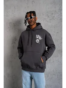 Erkek 3 İplik Pamuklu Kapüşonlu Baskılı Cepli Oversize Sweatshirt Hoodie - Füme
