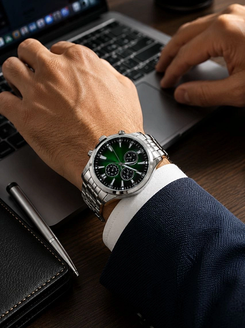 Erkek Gümüş Renk Metal Kordon Analog Kol Saati Takvim Göstergeli Yeşil Siyah Kadran - Gümüş