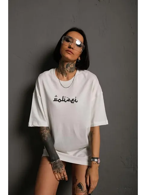 Kadın Bisiklet Yakalı Sırt Baskılı  Kısa Kol Oversize T-shirt - Beyaz