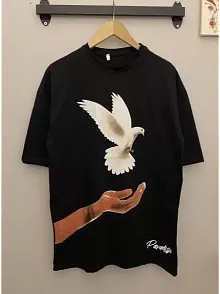 Kadın Kısa Kol Yazlık Tişört Bisiklet Yaka Uzi Güvercin Baskılı T-shirt - Siyah