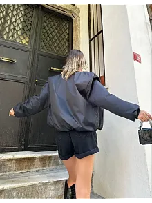Kadın Oversize Bomber Ceket – Siyah, Fermuarlı, Sokak Modası Tarzı Mont - Siyah