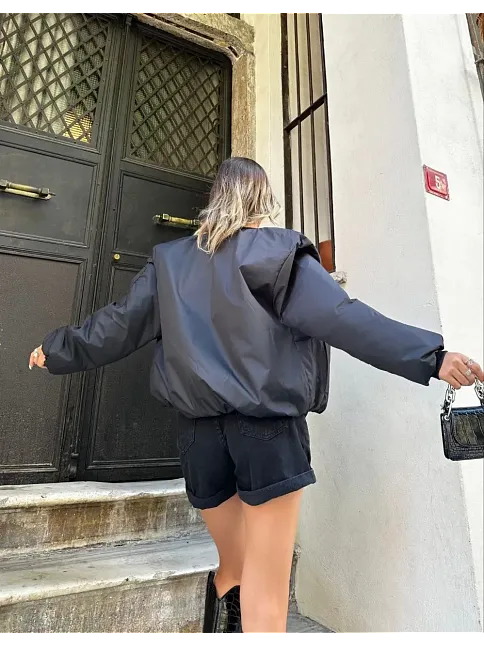 Kadın Oversize Bomber Ceket – Siyah, Fermuarlı, Sokak Modası Tarzı Mont - Siyah