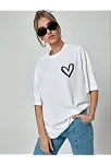 Kadın Tişort Kalp Baskılı Bisiklet Yaka Kısa Kol T-shirt - Beyaz