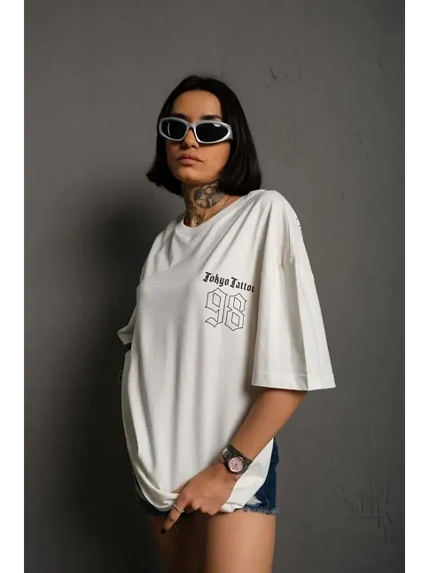 Kadın Bisiklet Yaka Baskılı Oversize Kısa Kol  T-shirt - Beyaz