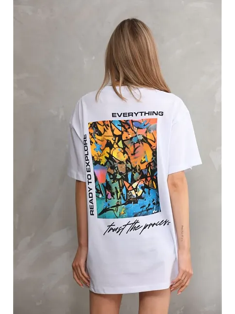 Kadın Bisiklet Yaka Baskılı Oversize T-shirt - Beyaz