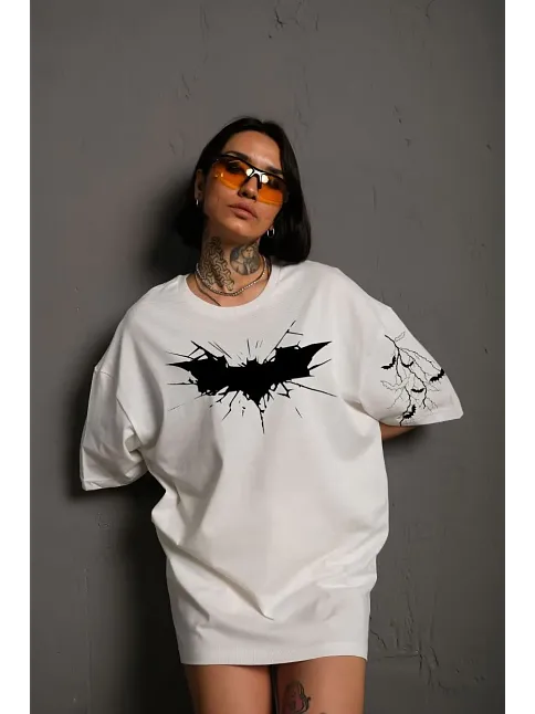 Kadın Bisiklet Yaka Tişort Ön Ve Kol Yarasa Baskılı T-shirt  - Beyaz