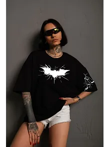 Kadın Bisiklet Yaka Tişort Ön Ve Kol Yarasa Baskılı T-shirt - Siyah