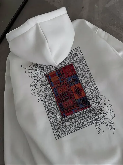 Kadın Kapüşonlu Kanguru Cepli Sweatshirt 3 İplik Pamuklu Baskılı Hoodie - Beyaz