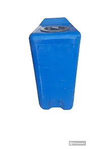 Karavan 50 Lt Dikdörtgen Su Deposu (32037) Karavan 50 Lt Dikdörtgen Su Deposu (32037)